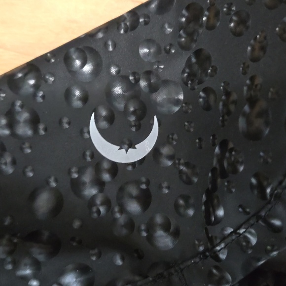 Zyia Athletic Shorts - Picture 4 of 6